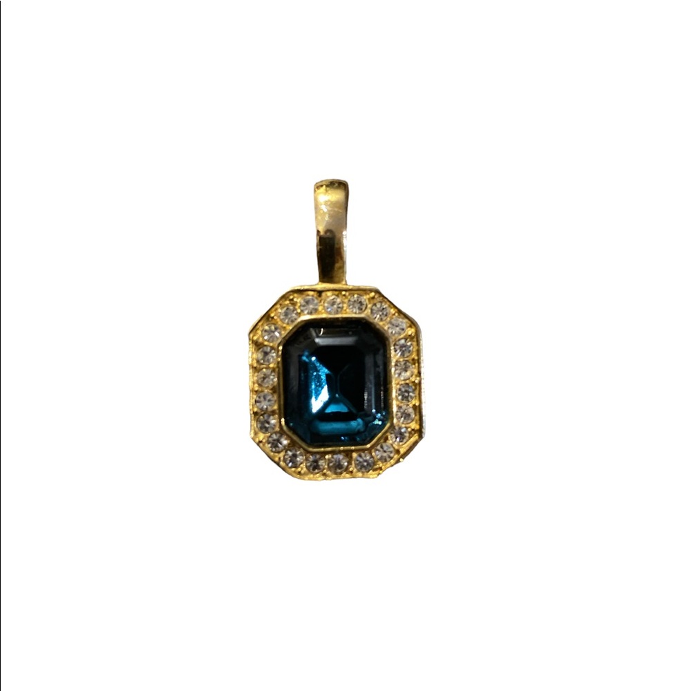 Gold tone pendant 192